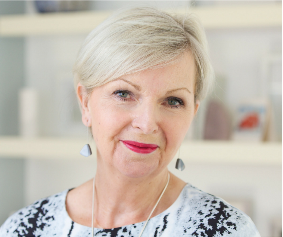 Tricia Cusden, the 70-year-old make-up queen, shares her beauty tips for older women - HeraldScotland Make-up queen: 70-year-old web sensation Tricia Cusden shares her beauty tips - 웹