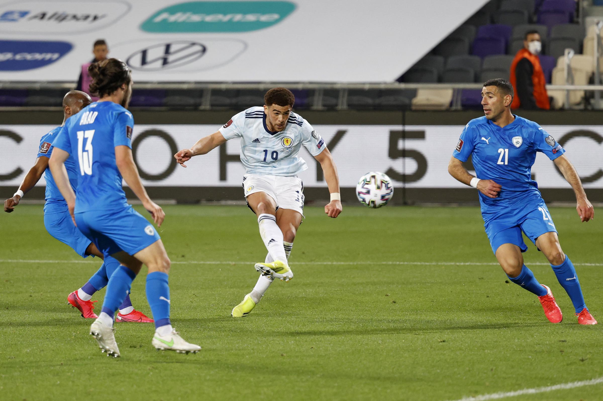 Stephen O Donnell Allows Scotland To Switch Half Time To Four Backs To Help Save The Draw With Israel London News Time